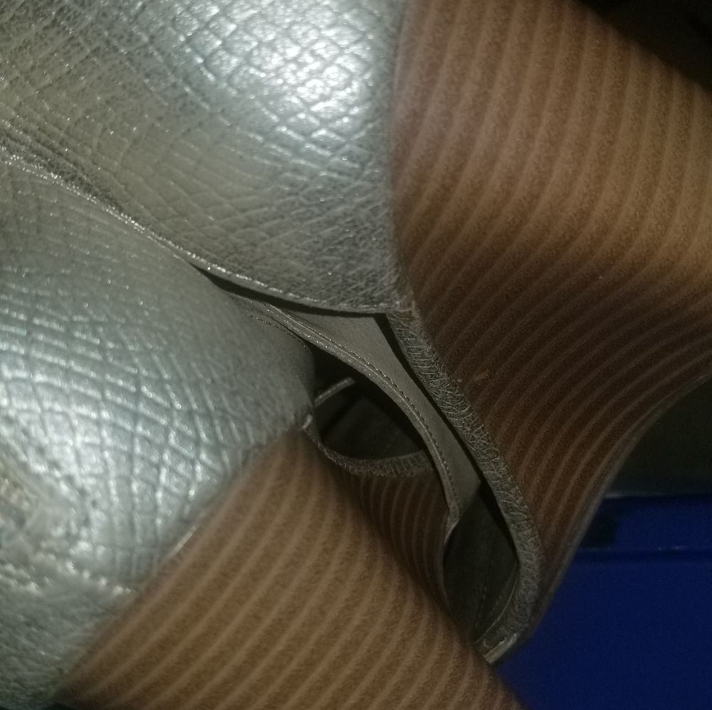 Amazing champagne shoes